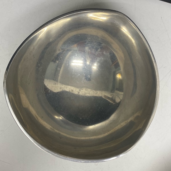 Nambé 527 Handmade Serving Bowl Tri Corner Dish Made of Aluminum Alloy Metal - Picture 4 of 11